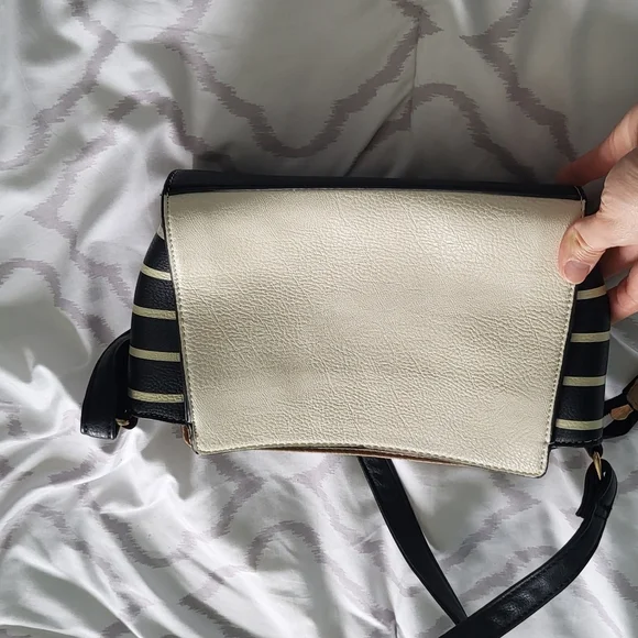 Handbag Call it Spring - Picture 3 of 5